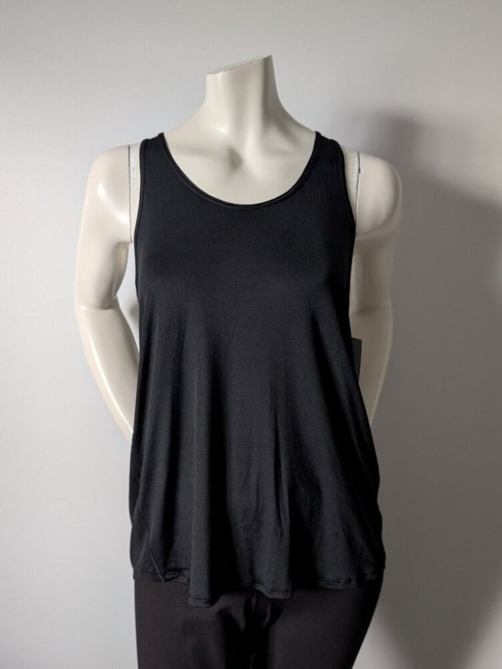 Lululemon - Black "Essential" Pleated Yoga Tank Top - Size 6 - NWT